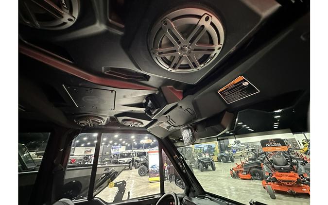 2025 Can-Am DEFENDER MAX LONESTAR CAB HD10