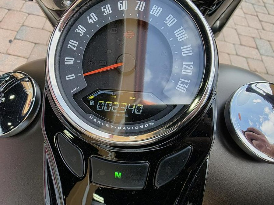 2021 Harley-Davidson® FLSL - Softail Slim®