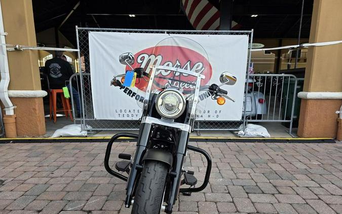 2021 Harley-Davidson® FLSL - Softail Slim®