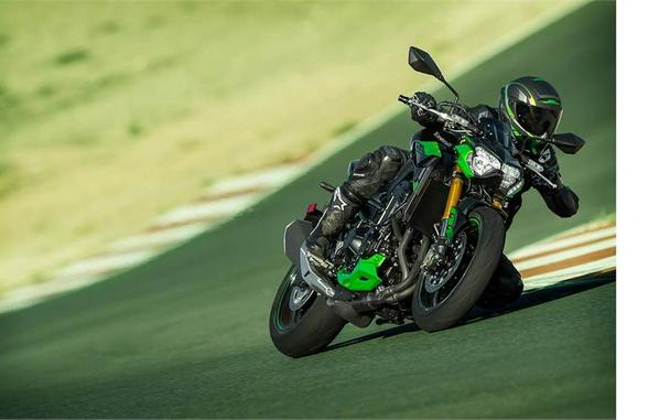 2022 Kawasaki Z900 SE Review [10 Fast Facts From the Canyons]