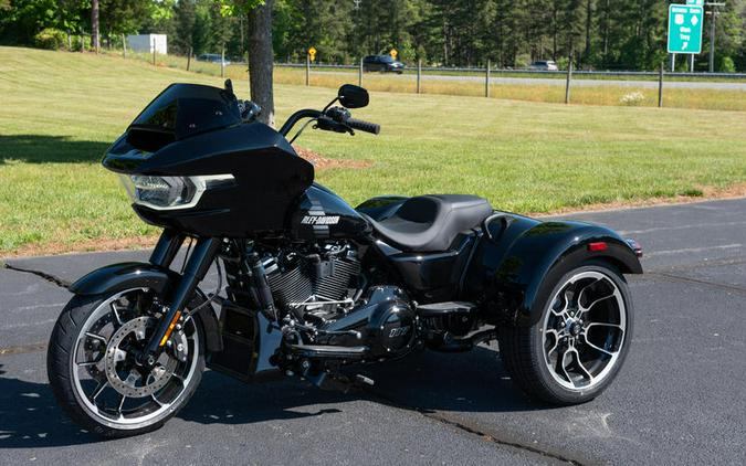2026 Harley-Davidson® FLTRT - Road Glide® 3