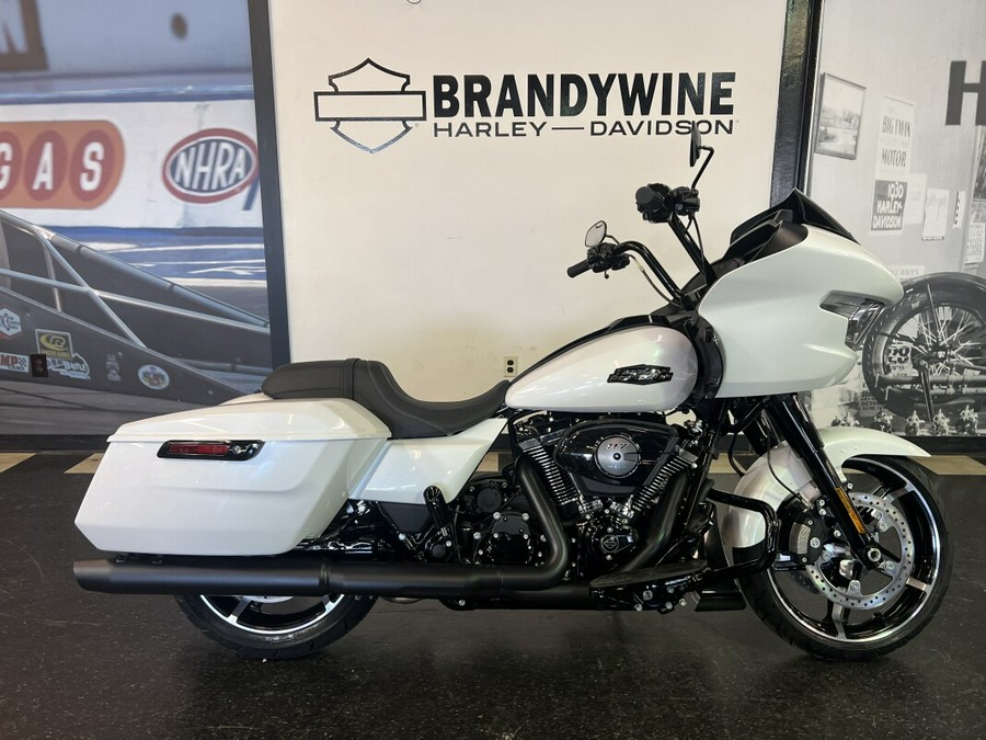 2024 Harley-Davidson Road Glide™ White Onyx Pearl FLTRX