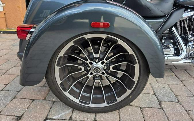 2025 Harley-Davidson® FLHTCUTG - Tri Glide® Ultra