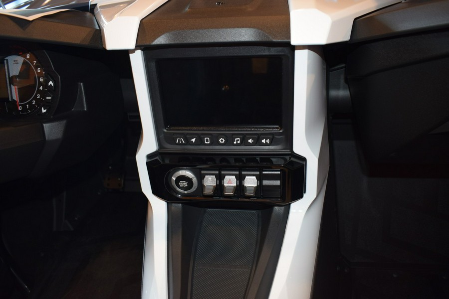 2026 TWC-26,2.0,A,R,49ST,WHITE - Slingshot
