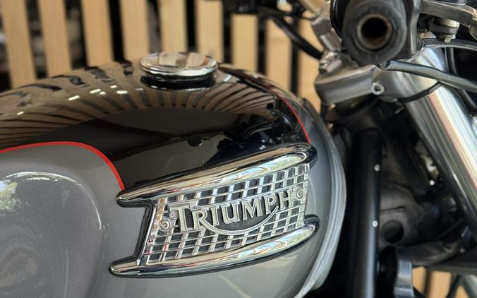 2002 Triumph Thunderbird 900