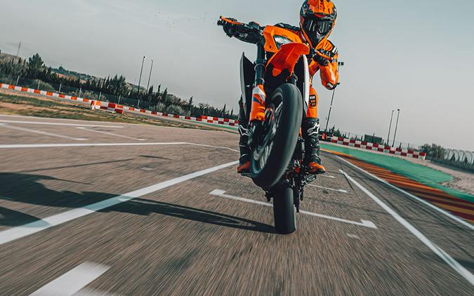 2025 KTM 390 SMC R - 200854 S