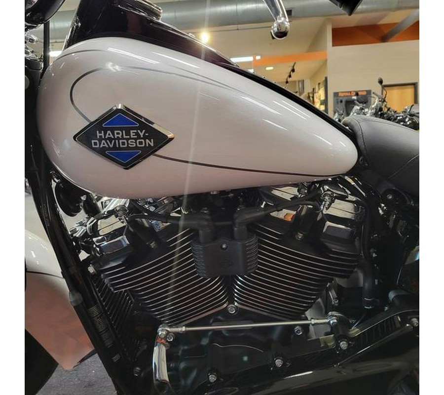 2025 Harley-Davidson® FLHC - Heritage Classic