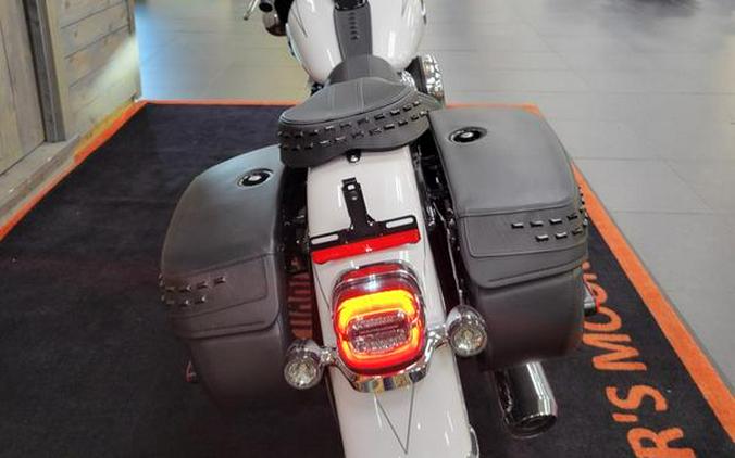 2025 Harley-Davidson® FLHC - Heritage Classic