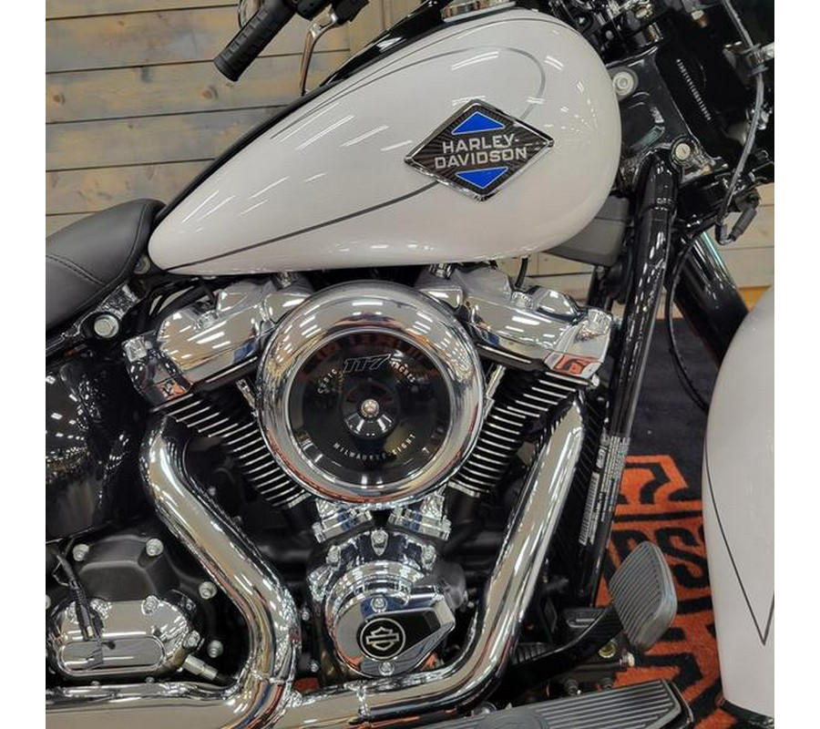 2025 Harley-Davidson® FLHC - Heritage Classic