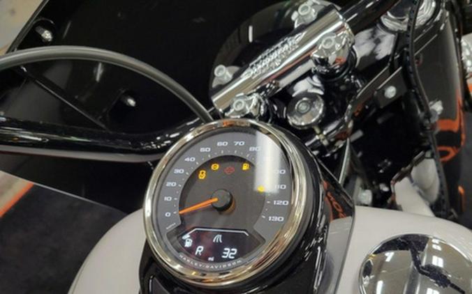 2025 Harley-Davidson Softail FLHC - Heritage Classic