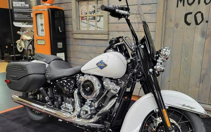 2025 Harley-Davidson® FLHC - Heritage Classic