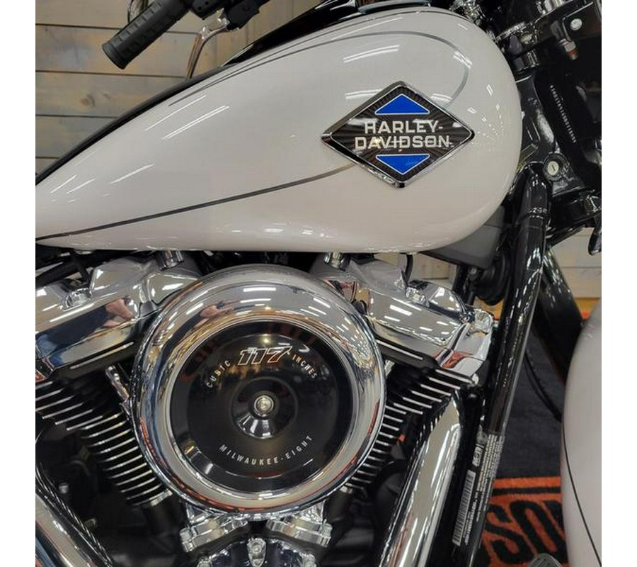 2025 Harley-Davidson® FLHC - Heritage Classic