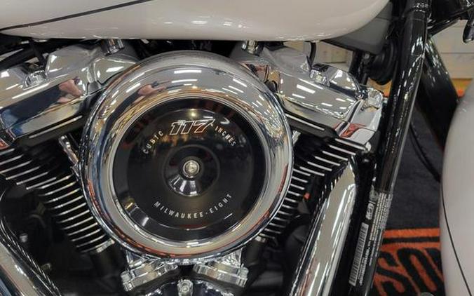 2025 Harley-Davidson® FLHC - Heritage Classic