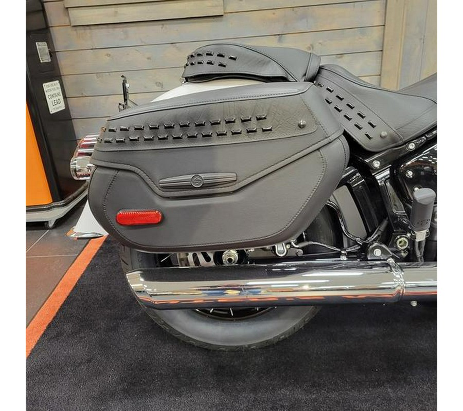 2025 Harley-Davidson® FLHC - Heritage Classic