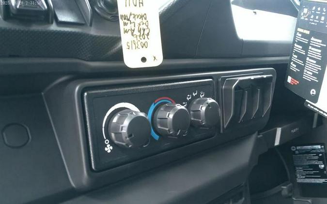 2026 Can-Am® Defender MAX Limited HD11 Desert Tan & Carbon Black