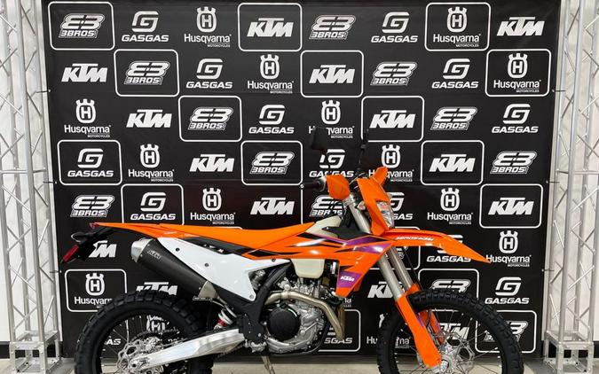 2024 KTM 500 EXC-F Six Days First Look [Fast Facts]