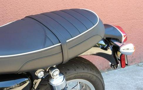 2024 Triumph Bonneville T120 Stealth Edition