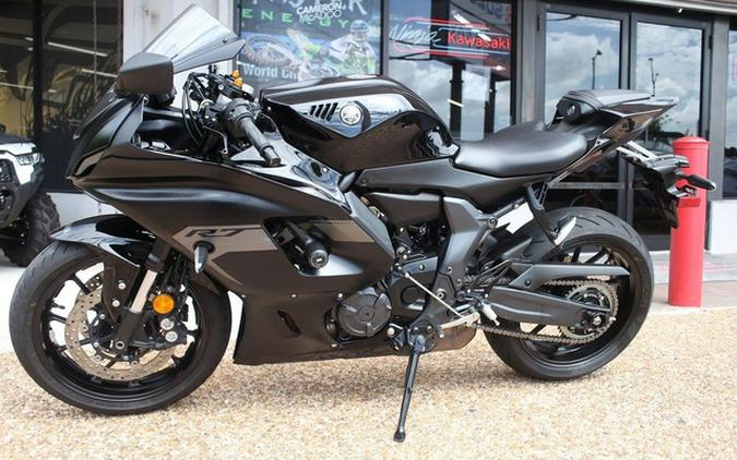 2025 Yamaha YZF-R7 R7