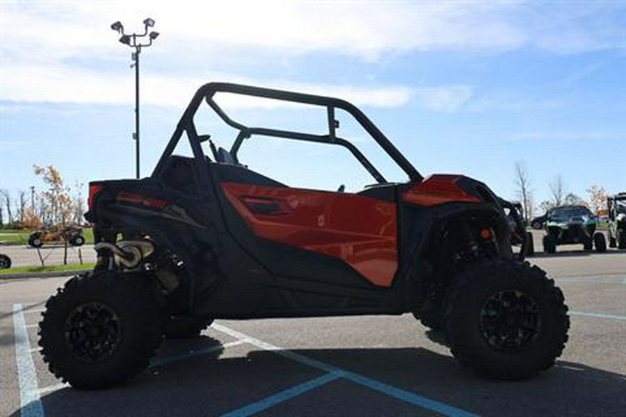 2024 Can-Am Maverick Sport DPS