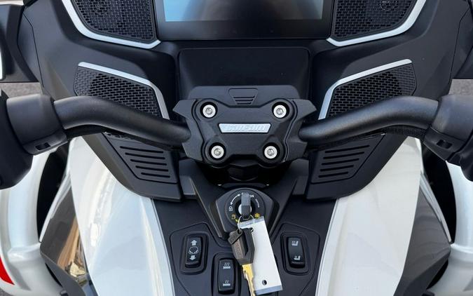 2026 Can-Am® Spyder RT Limited Platine