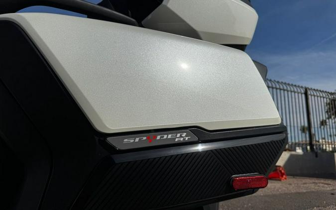 2026 Can-Am® Spyder RT Limited Platine