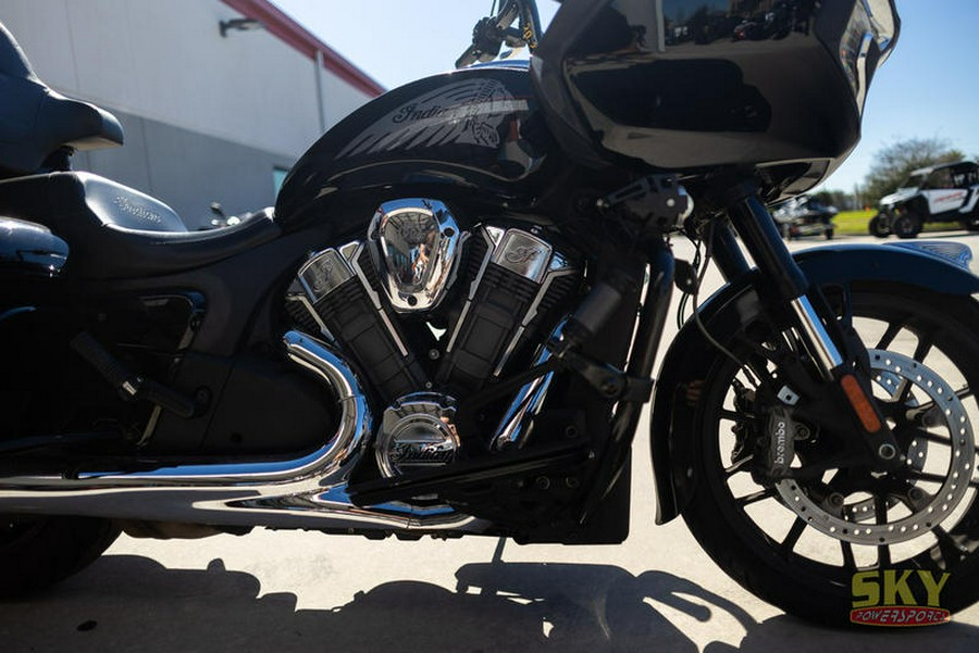 2021 Indian Motorcycle® Challenger® Limited Thunder Black Pearl