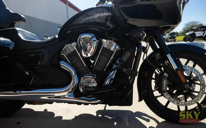 2021 Indian Motorcycle® Challenger® Limited Thunder Black Pearl