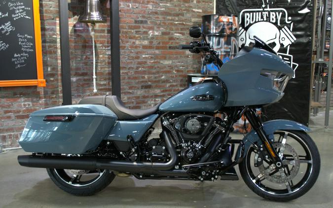 2024 Harley-Davidson® Road Glide® SHARKSKIN