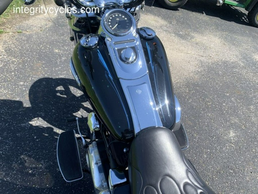 2012 Harley-Davidson® FLD - Dyna® Switchback™