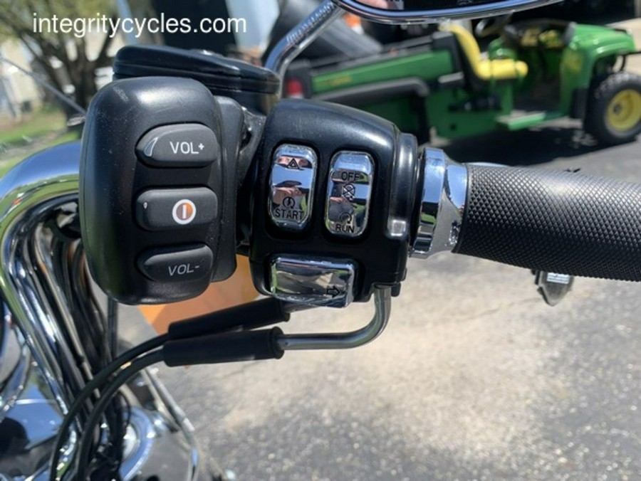 2012 Harley-Davidson® FLD - Dyna® Switchback™