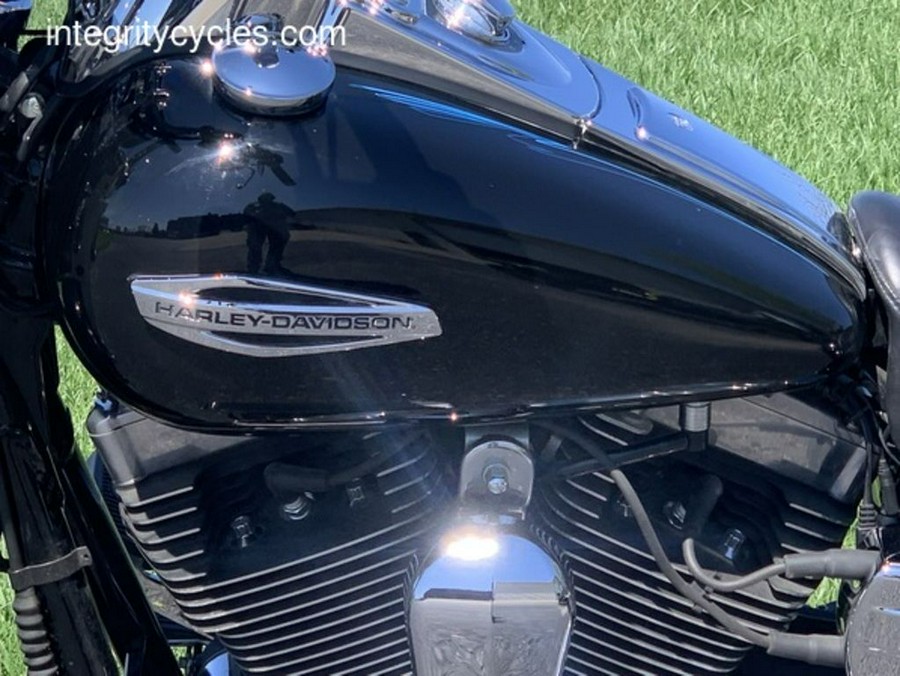 2012 Harley-Davidson® FLD - Dyna® Switchback™