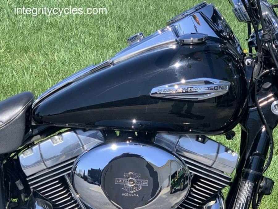 2012 Harley-Davidson® FLD - Dyna® Switchback™