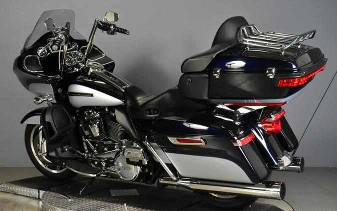 2019 Harley-Davidson Road Glide Ultra Midnight Blue/Barracuda Silver