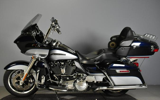 2019 Harley-Davidson Road Glide Ultra Midnight Blue/Barracuda Silver