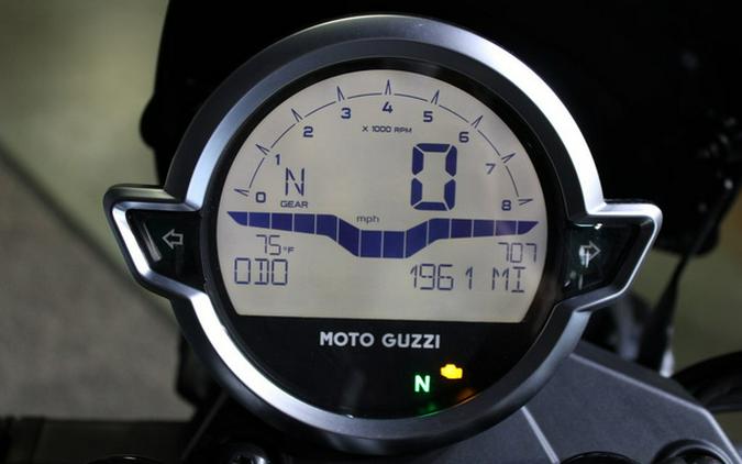 2021 Moto Guzzi V7 Stone