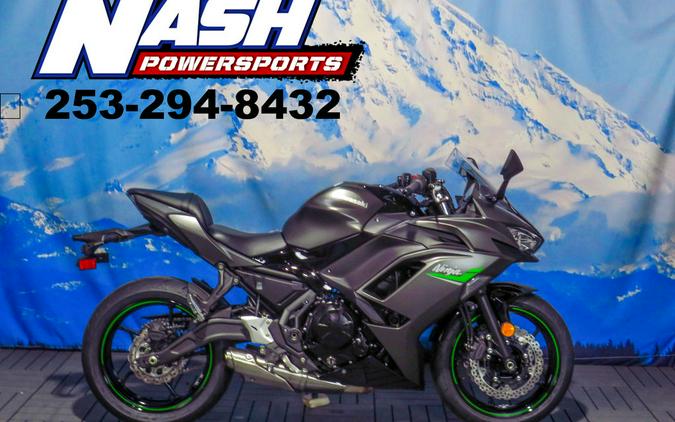 2024 Kawasaki Ninja® 650 Metallic Matte Graphenesteel Gray/Ebony