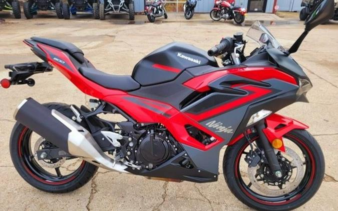 2024 Kawasaki Ninja® 500 ABS Passion Red/Metallic Flat Spark Black