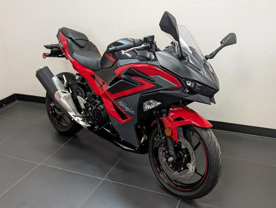 2024 Kawasaki Ninja® 500 ABS Passion Red/Metallic Flat Spark Black