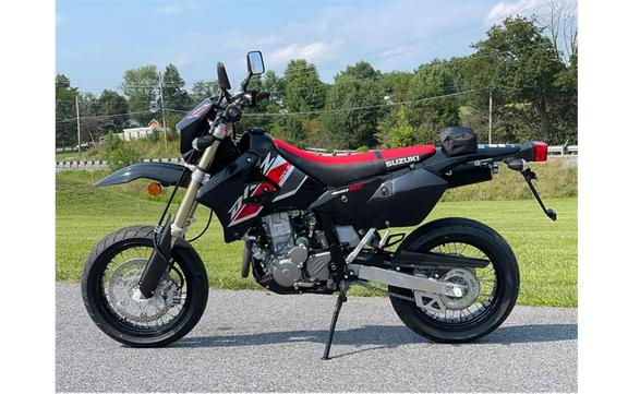 2021 Suzuki DR-Z400SM MC Commute Review Photo Gallery