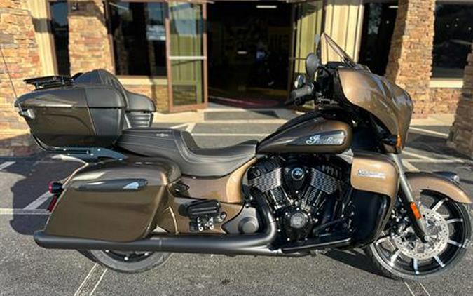 2023 Indian Motorcycle Roadmaster® Dark Horse®