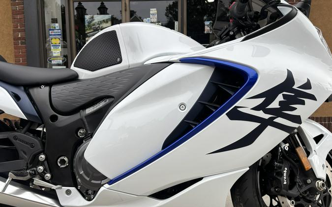 2026 Suzuki Hayabusa Metallic Mystic Silver / Pearl Vigor Blue - 3857U