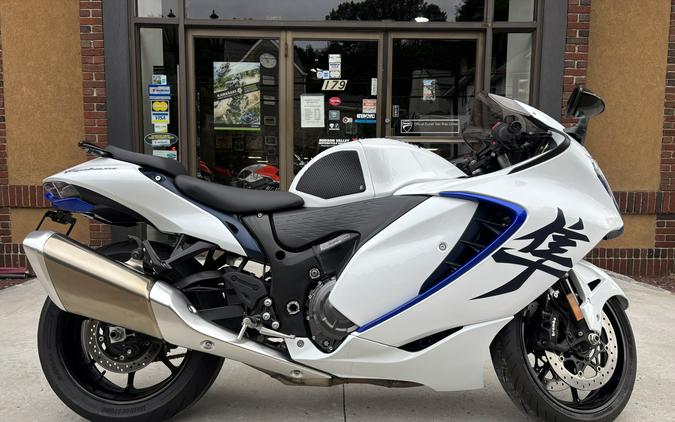 2026 Suzuki Hayabusa Metallic Mystic Silver / Pearl Vigor Blue - 3857U