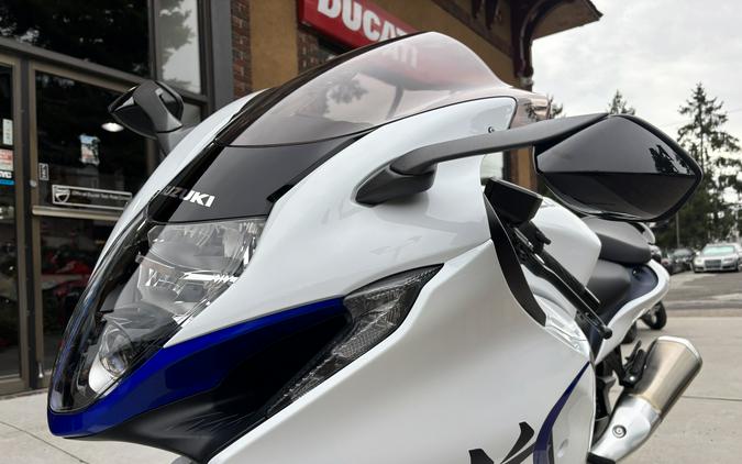 2026 Suzuki Hayabusa Metallic Mystic Silver / Pearl Vigor Blue - 3857U