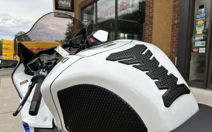 2026 Suzuki Hayabusa Metallic Mystic Silver / Pearl Vigor Blue - 3857U