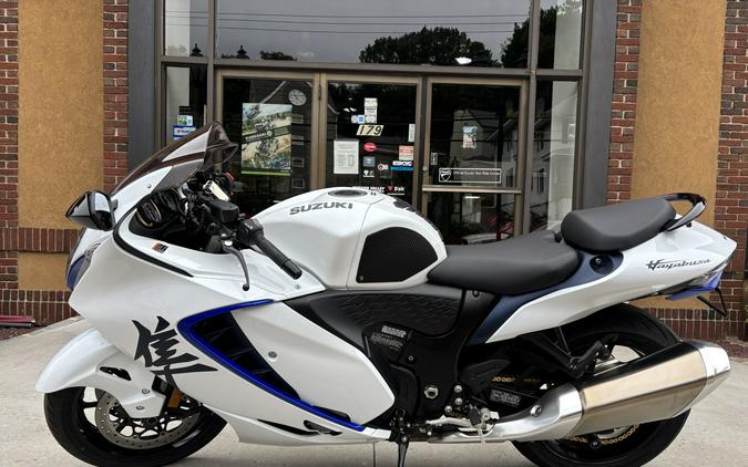 2026 Suzuki Hayabusa Metallic Mystic Silver / Pearl Vigor Blue - 3857U