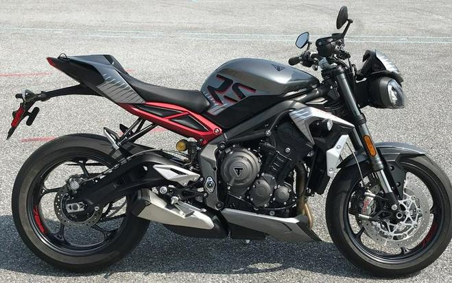 2022 Triumph Street Triple RS Matte Jet Black