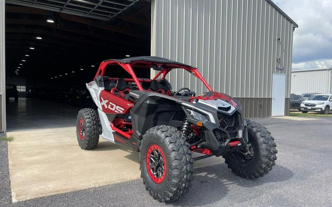 2025 Can-Am® Maverick X3 X DS Turbo RR With Smart-Shox Fiery Red & Hyper Silver