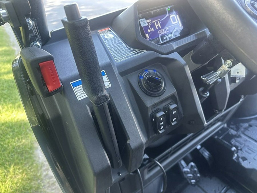 2025 CFMOTO UFORCE 800 XL