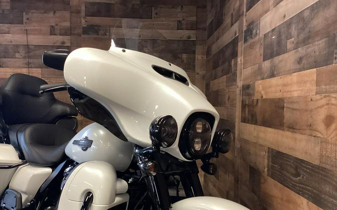 2024 Harley-Davidson Ultra Limited White Onyx Pearl FLHTK