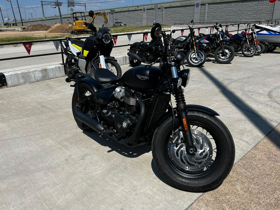 2018 Triumph Bonneville Bobber Black Jet Black